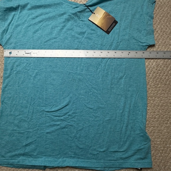 On™Cloud Women's Large R.O.C. Run On Clouds T-Shirt Spa  NWT - Picture 9 of 11